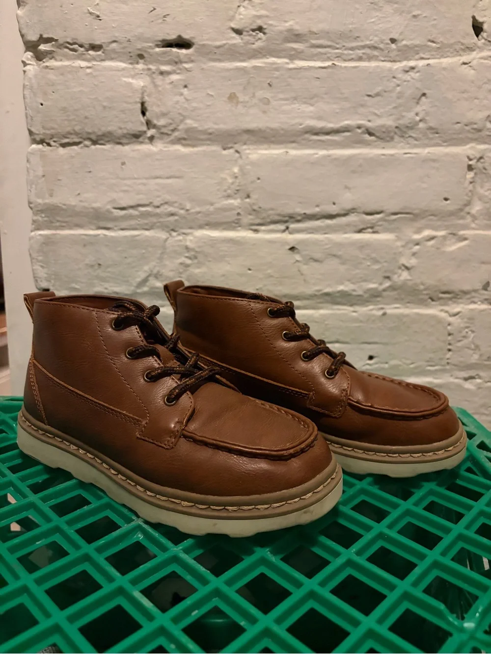 Old Navy Boys Brown Moc Toe Chukka Boots Size 2Y Lace Up